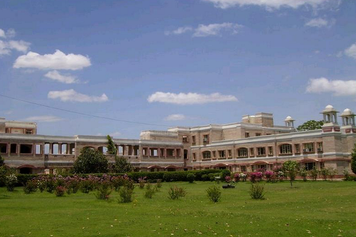 https://cache.careers360.mobi/media/colleges/social-media/media-gallery/13822/2018/10/17/College Building View of Maa Gayatri Mahavidyalaya Gonda_Campus-View.png